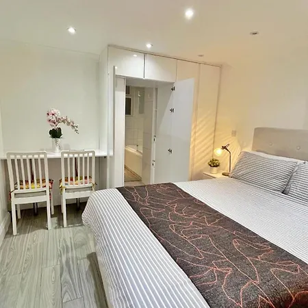 En Suite Double Room London Exterior photo